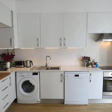 Apartment Avenue Village *